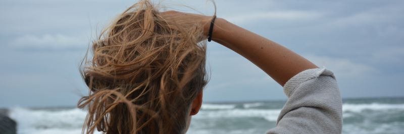 Mädchen mit Haarausfall